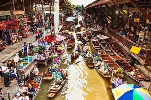 Damnoen Saduak Floating Market
